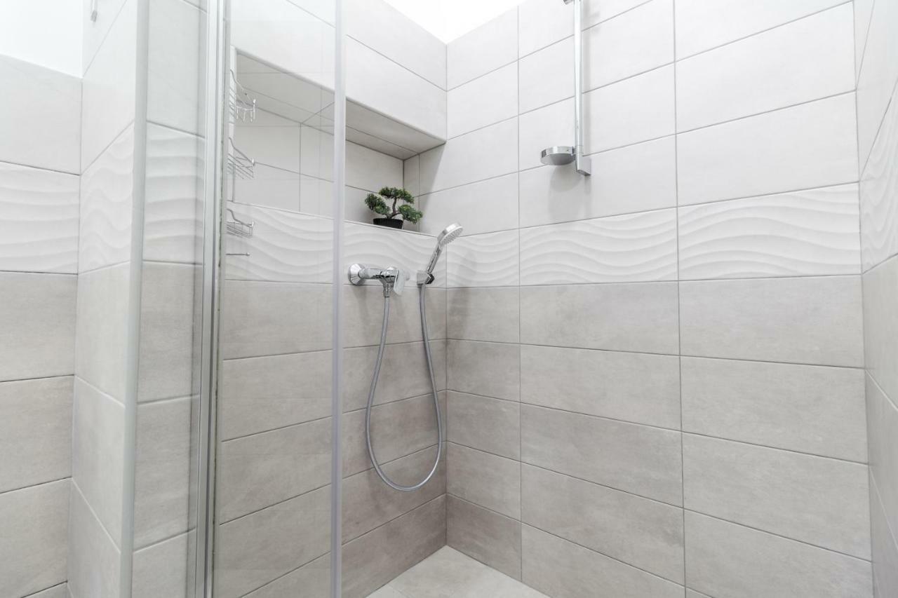 Midwheel Apartment 9 Lviv Exterior foto