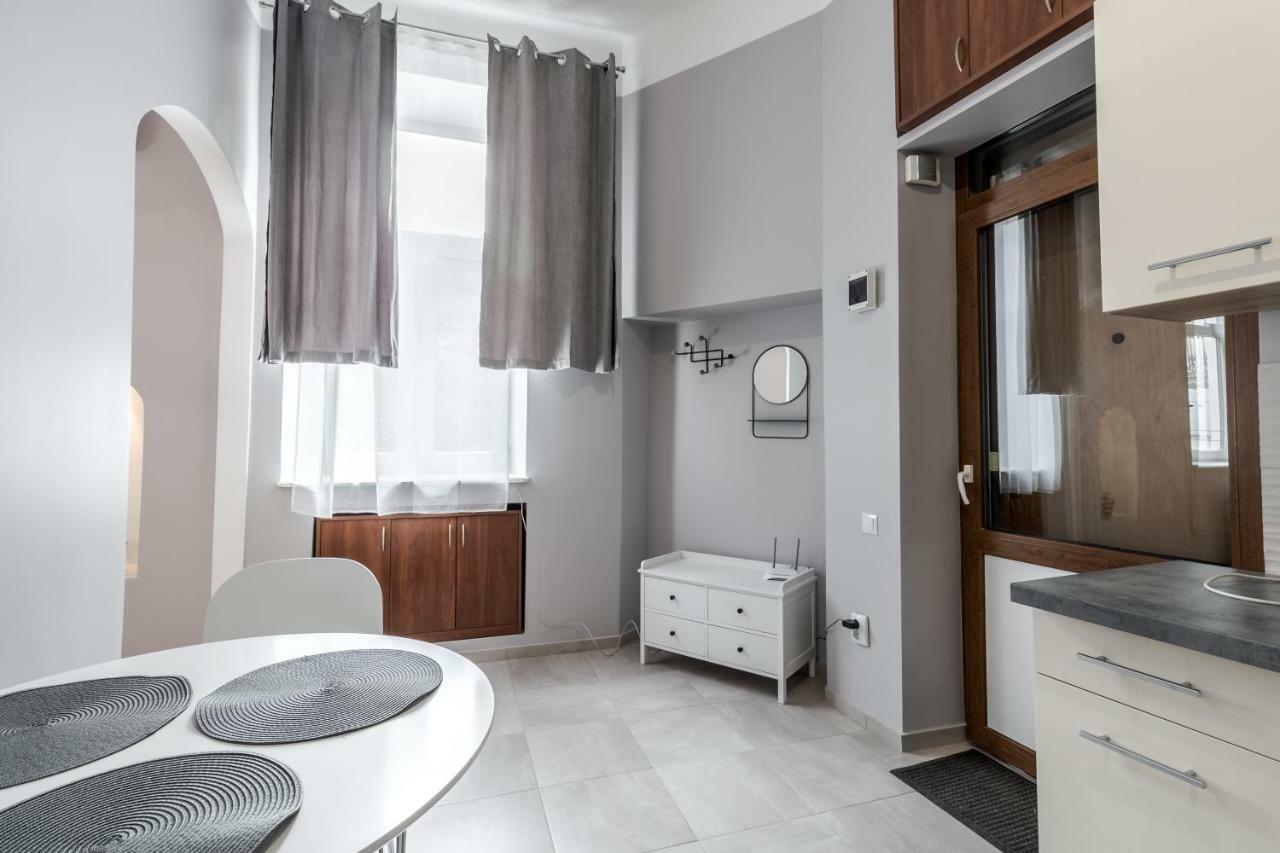 Midwheel Apartment 9 Lviv Exterior foto