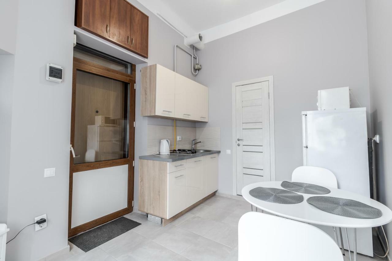 Midwheel Apartment 9 Lviv Exterior foto