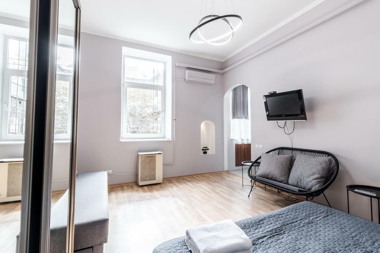 Midwheel Apartment 9 Lviv Exterior foto